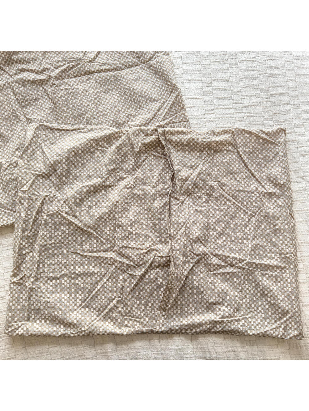 Parachute Tan Crosshatch Print Percale Pillowcases - Set of 2 - Picture 3 of 6